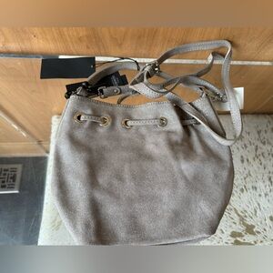 NWT Gianni Chiarini Elegant Gray Metallic Suede Women's Bucket Bag